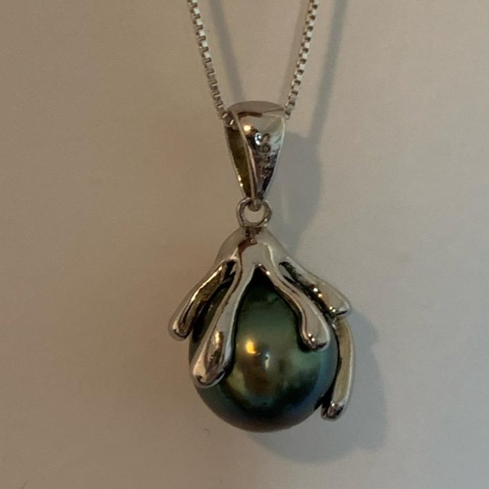 925 Sterling Silver Artistic Wrapping Cultured Tahitian Black Pearl Pendant